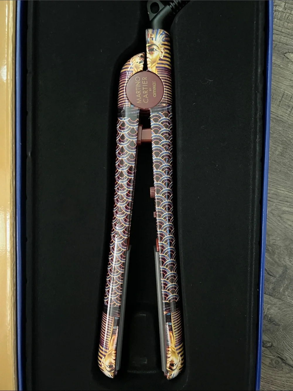 amika Martino Cartier Ceramic Flat Iron Hair Straightener